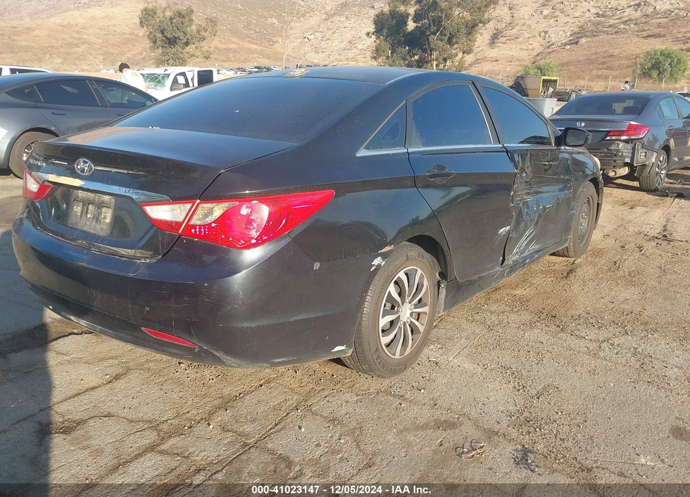 2013 HYUNDAI SONATA GLS VIN: 5NPEB4ACXDH585419