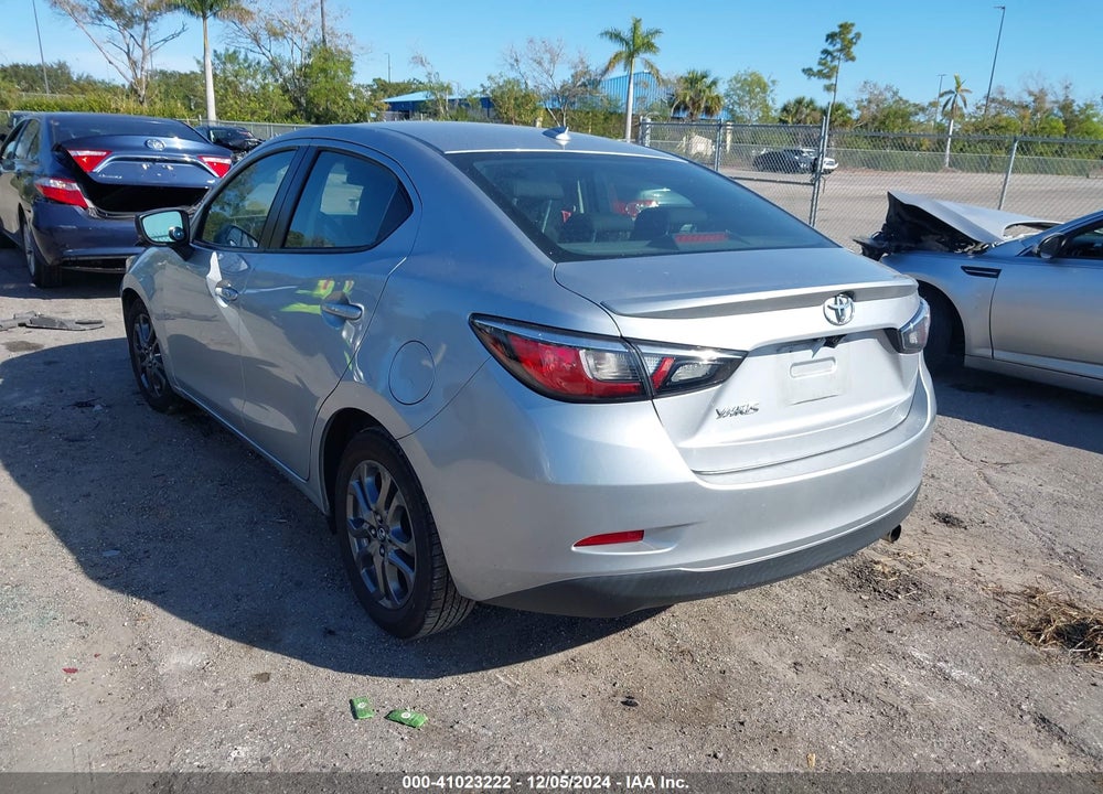 2019 TOYOTA YARIS LE VIN: 3MYDLBYV8KY519828