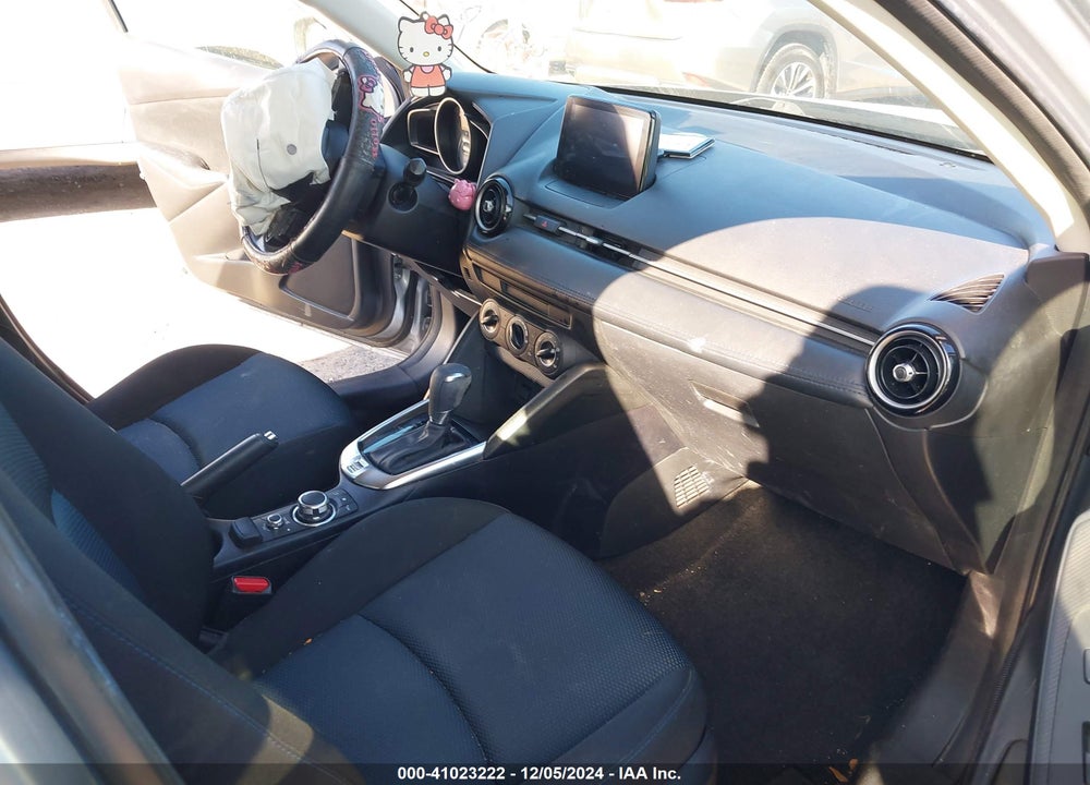 2019 TOYOTA YARIS LE VIN: 3MYDLBYV8KY519828