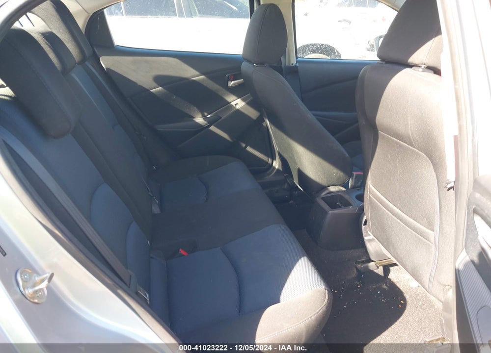 2019 TOYOTA YARIS LE VIN: 3MYDLBYV8KY519828