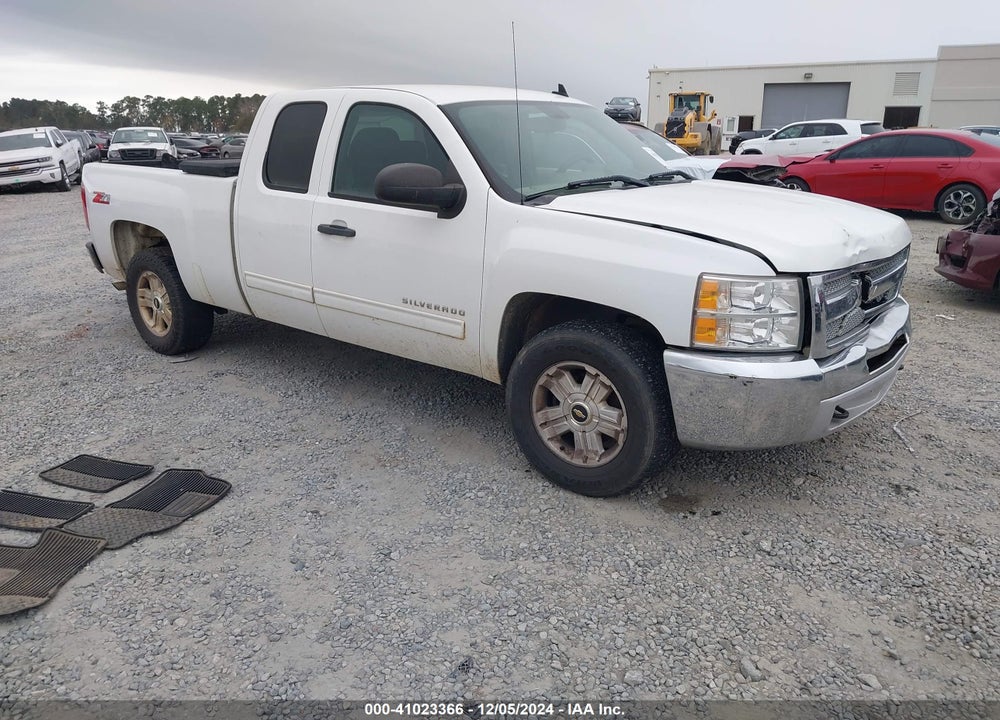2013 CHEVROLET SILVERADO 1500 LT VIN: 1GCRCSE05DZ276825