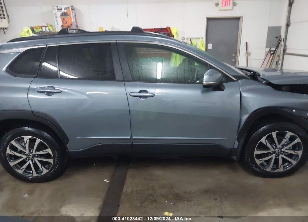 2024 TOYOTA COROLLA CROSS XLE VIN: 7MUDAABG9RV094152
