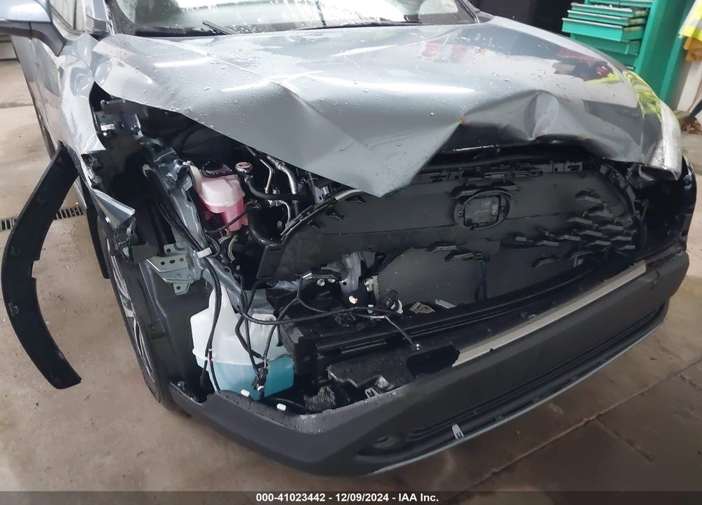 2024 TOYOTA COROLLA CROSS XLE VIN: 7MUDAABG9RV094152