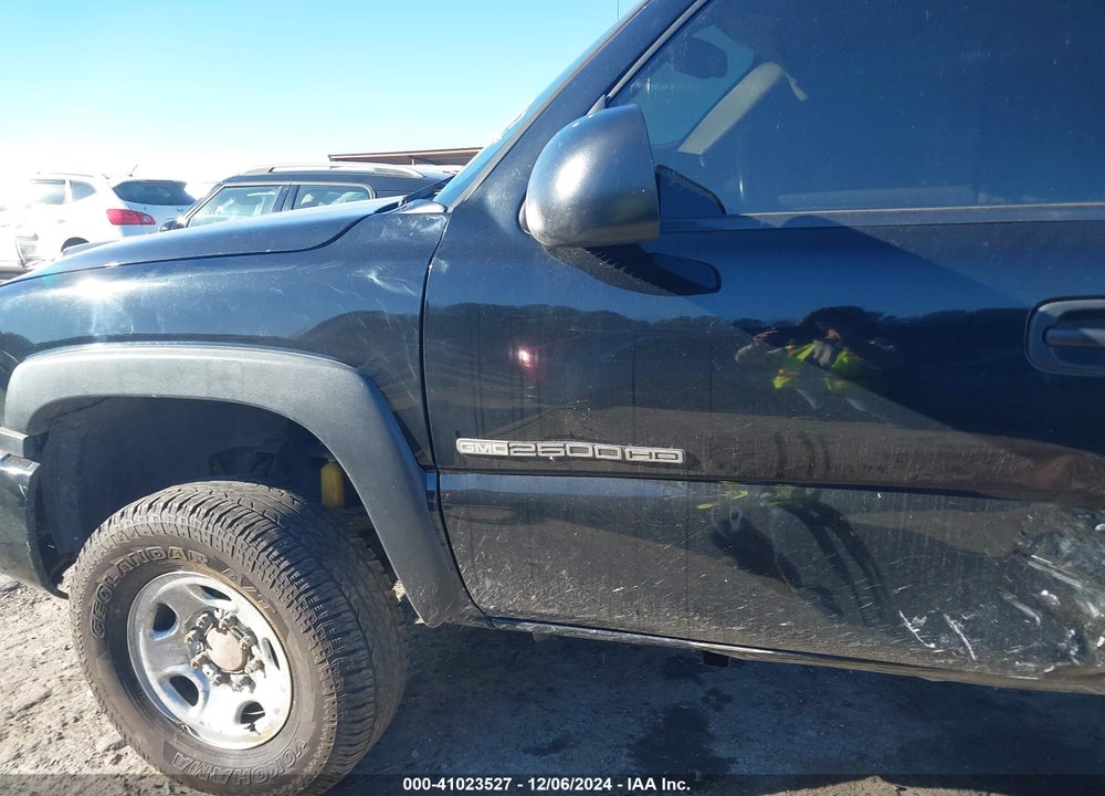 2005 GMC SIERRA 2500HD SLE VIN: 1GTHK23U05F813902