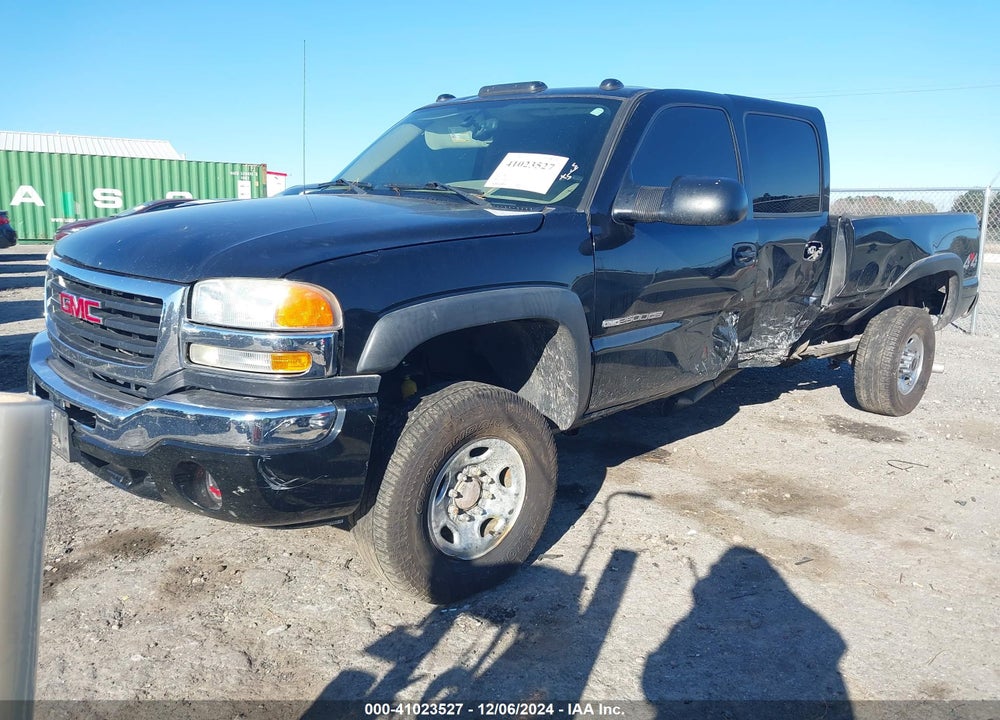 2005 GMC SIERRA 2500HD SLE VIN: 1GTHK23U05F813902