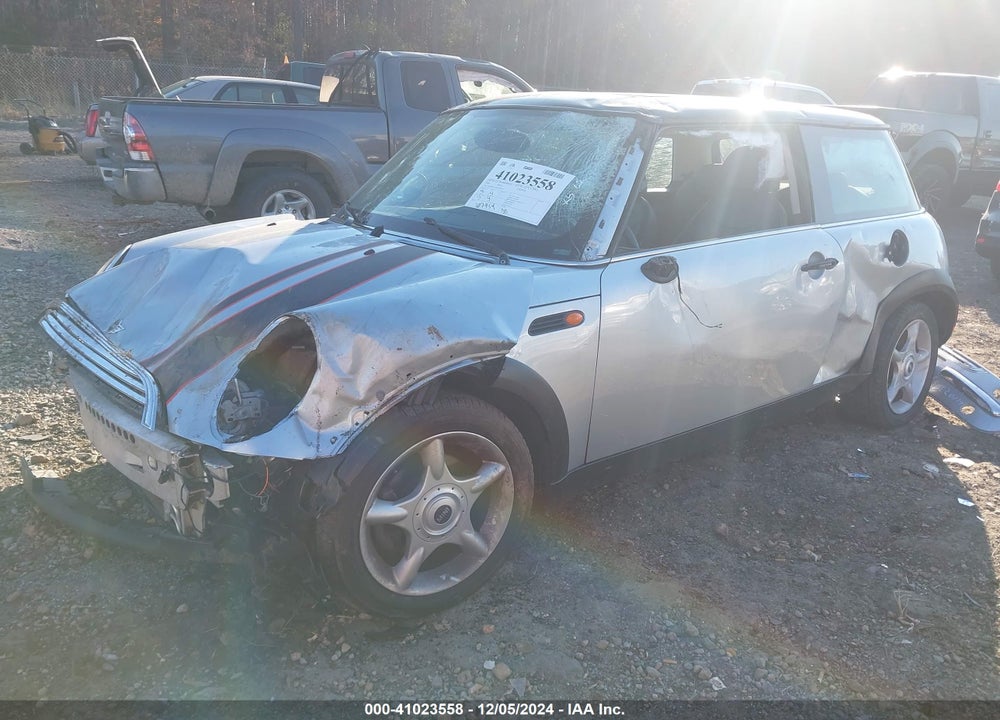 2004 MINI COOPER VIN: WMWRC334X4TJ62329