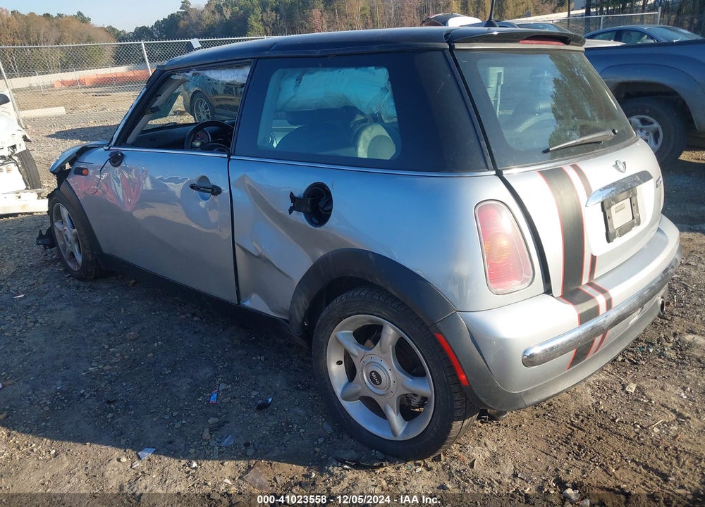 2004 MINI COOPER VIN: WMWRC334X4TJ62329