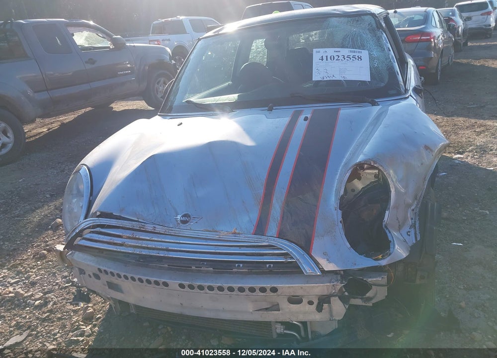 2004 MINI COOPER VIN: WMWRC334X4TJ62329
