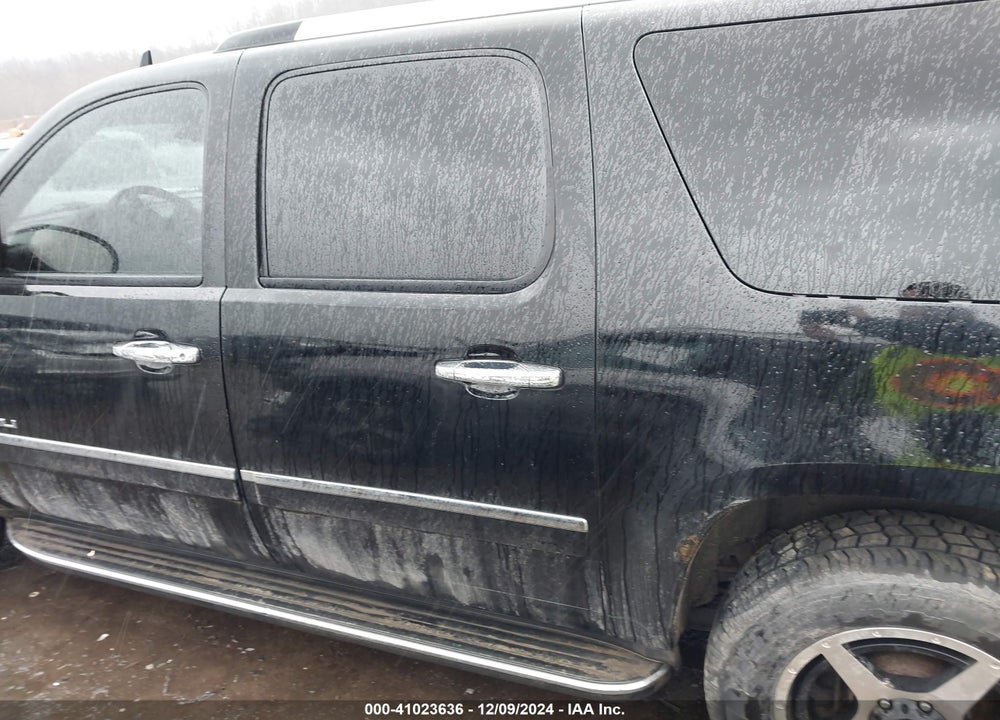 2009 GMC YUKON XL 1500 DENALI VIN: 1GKFK06279R223727