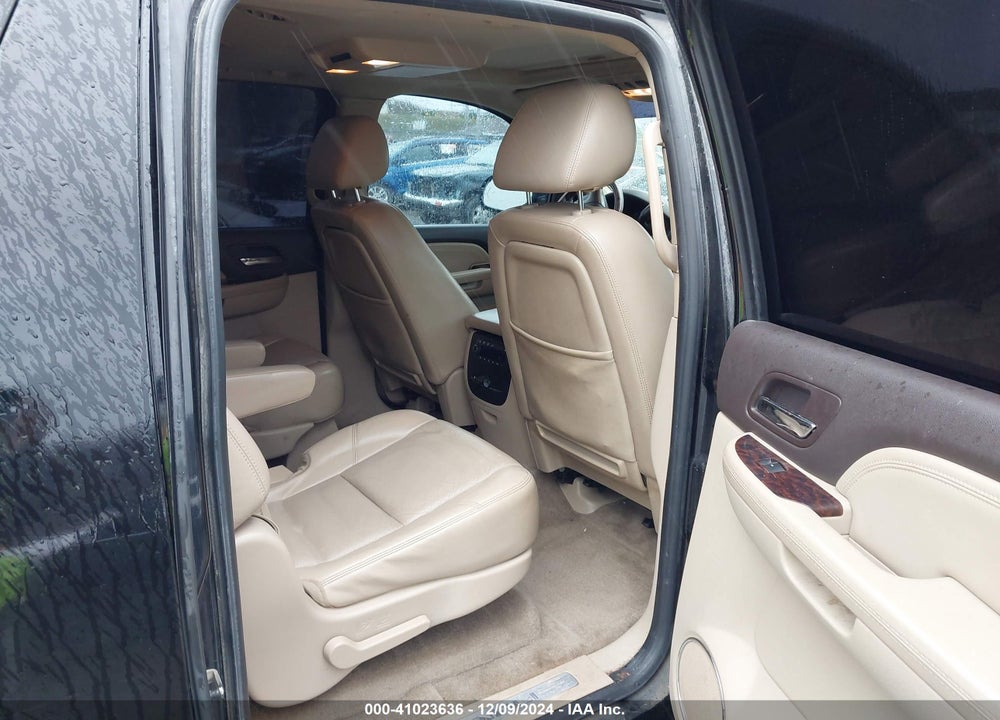 2009 GMC YUKON XL 1500 DENALI VIN: 1GKFK06279R223727
