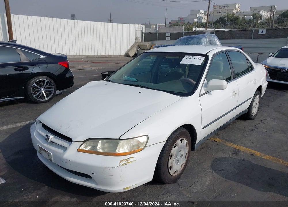 1998 HONDA ACCORD SDN LX VIN: 1HGCG5640WA266137