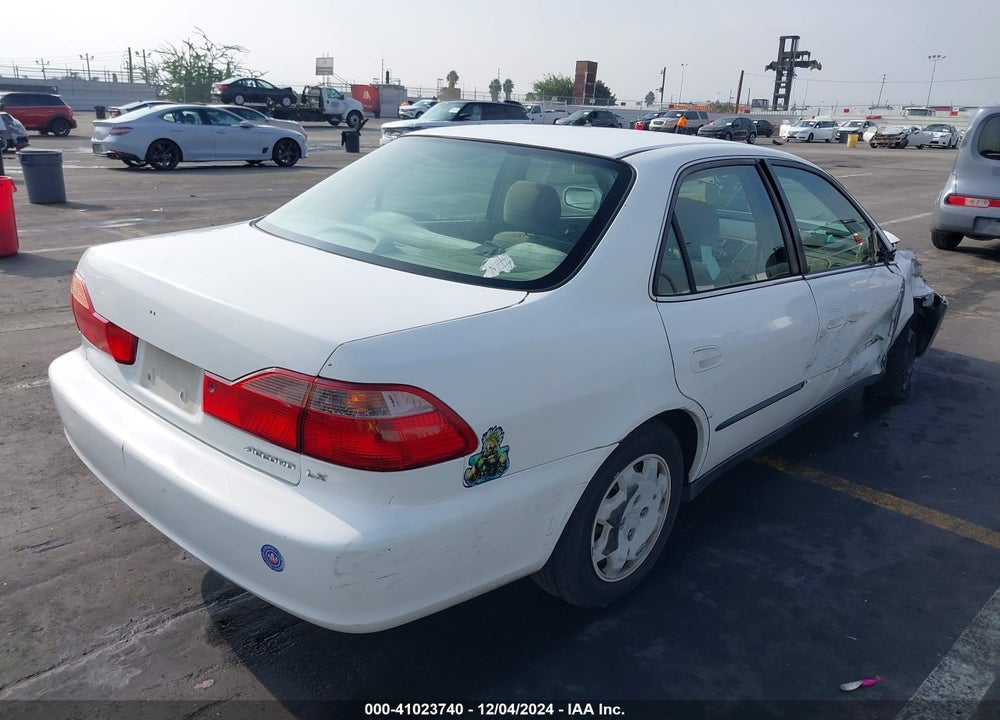 1998 HONDA ACCORD SDN LX VIN: 1HGCG5640WA266137