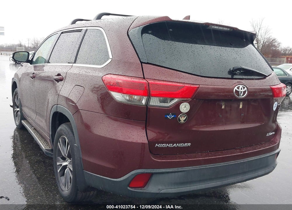 2017 TOYOTA HIGHLANDER LE PLUS VIN: 5TDBZRFH3HS481208
