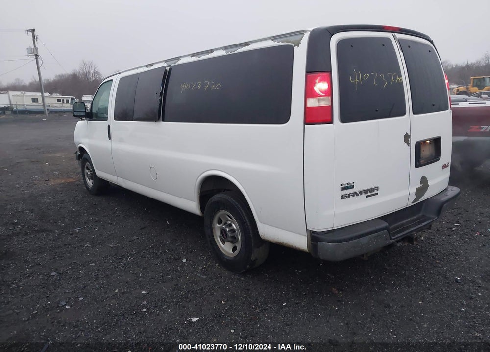 2011 GMC SAVANA 3500 LT VIN: 1GJZ71FG3B1142054