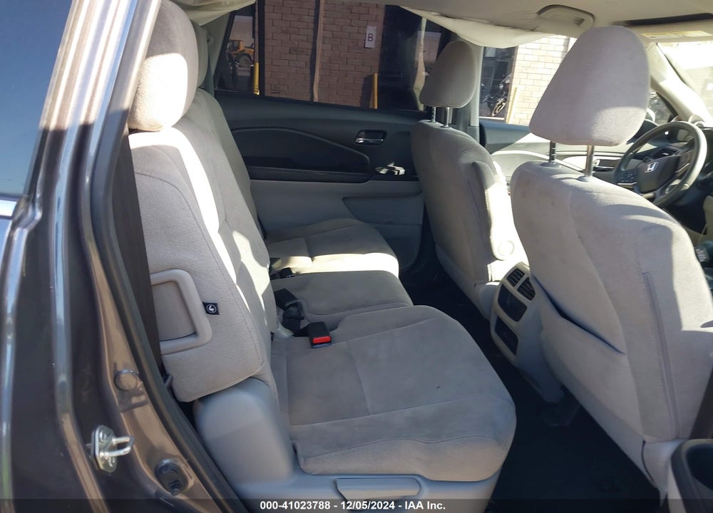 2020 HONDA PILOT AWD LX VIN: 5FNYF6H10LB001561