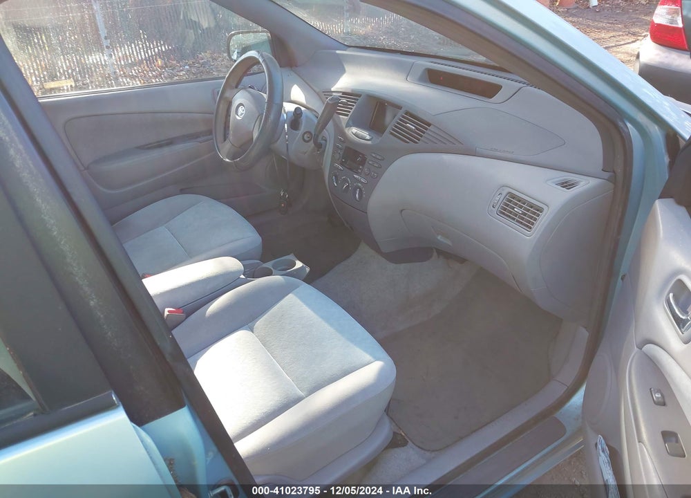2001 TOYOTA PRIUS VIN: JT2BK12U810003084