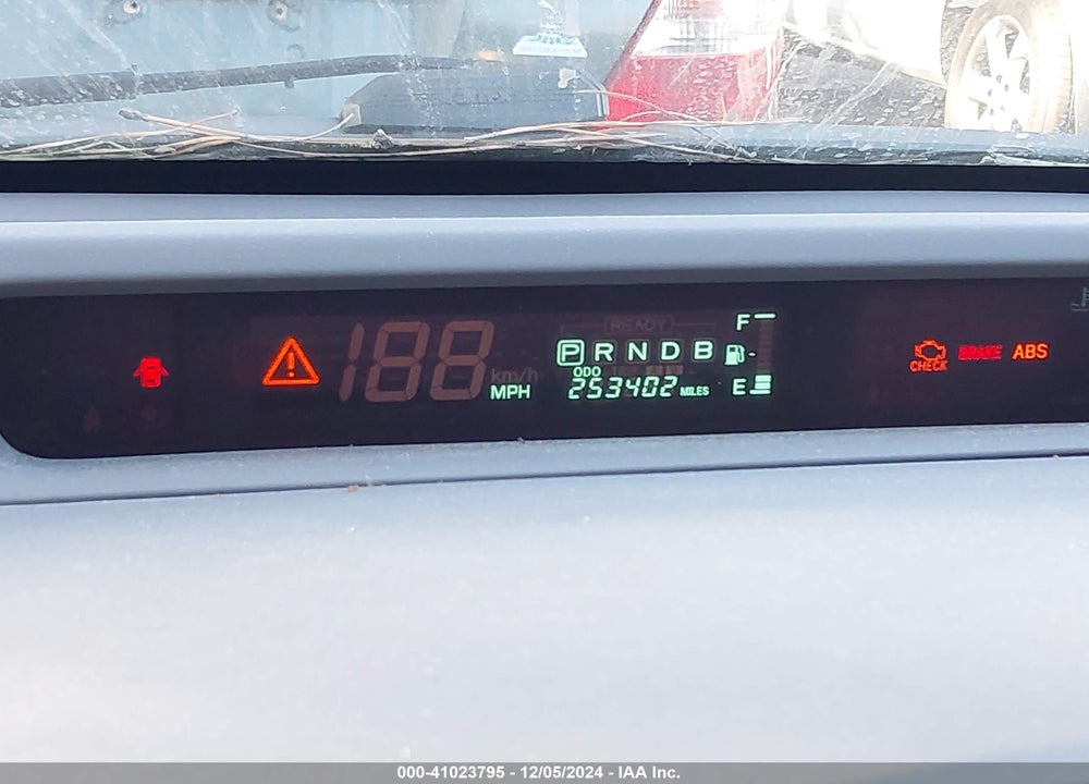 2001 TOYOTA PRIUS VIN: JT2BK12U810003084