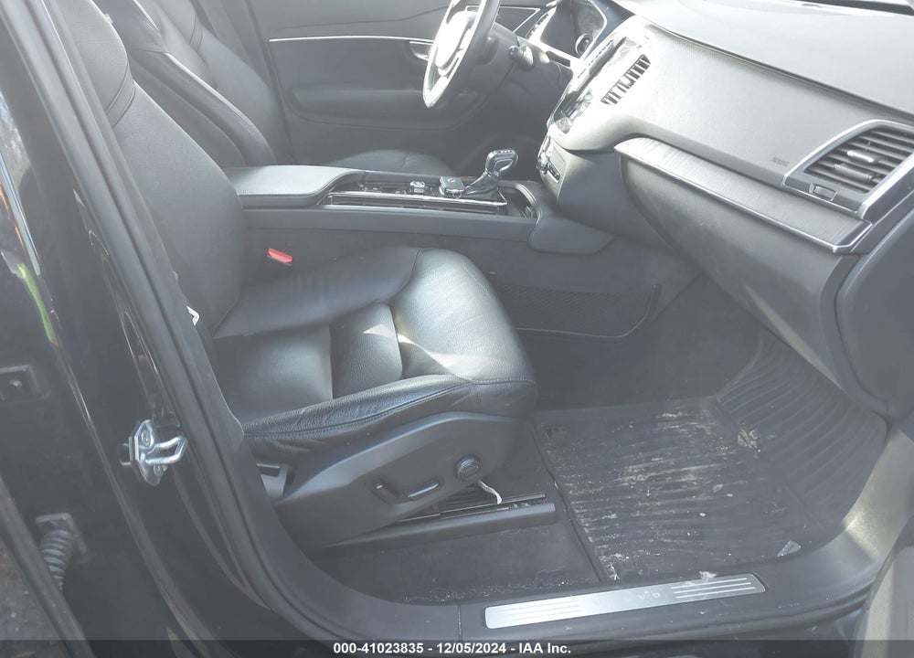 2020 VOLVO XC90 T6 MOMENTUM 7 PASSENGER VIN: YV4A22PK3L1554131