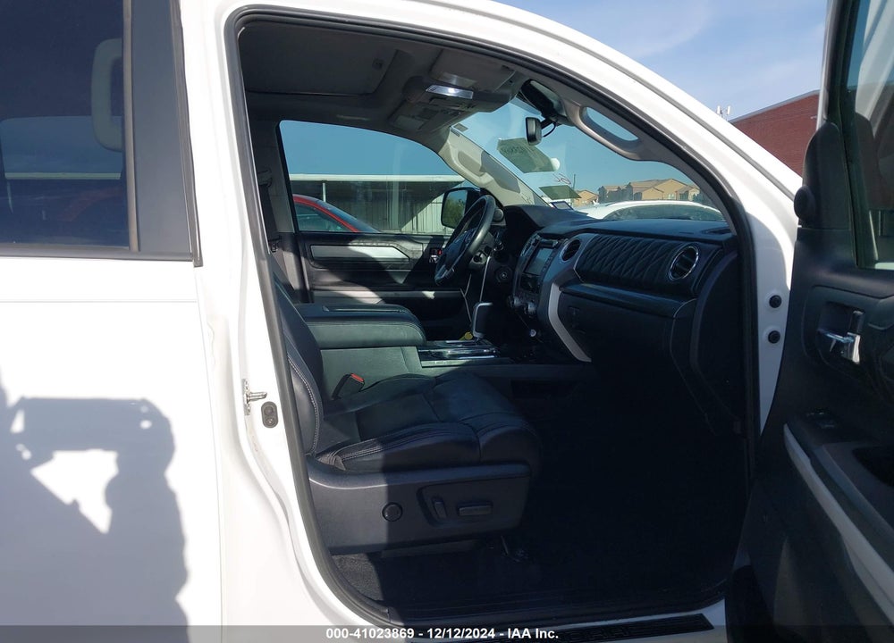 2018 TOYOTA TUNDRA PLATINUM 5.7L V8 VIN: 5TFAW5F19JX730854