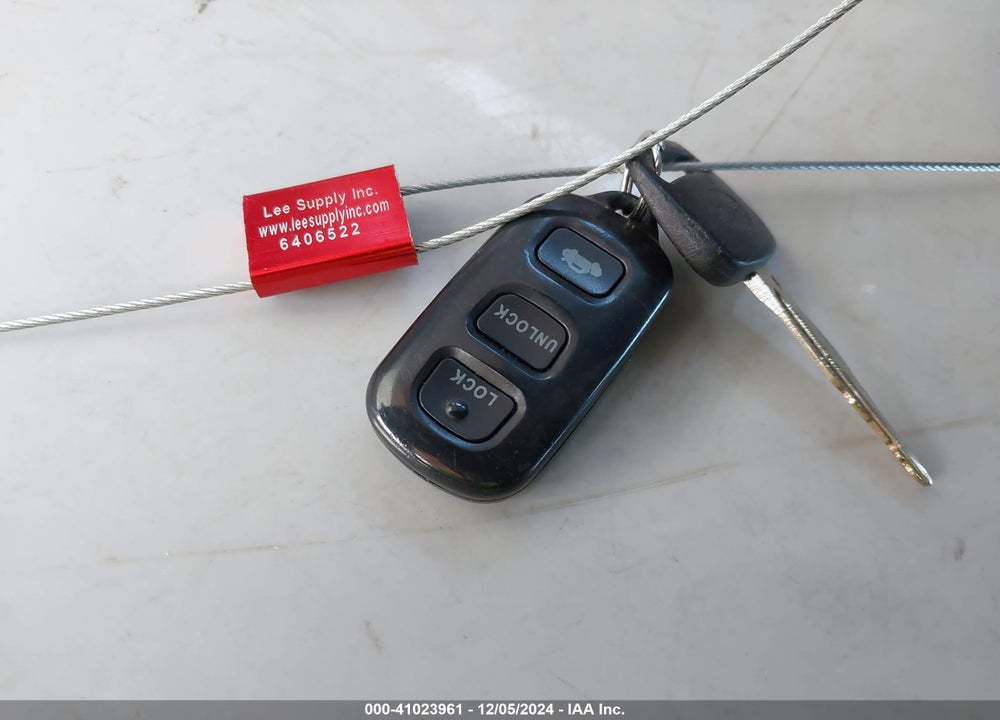 2003 TOYOTA CAMRY LE VIN: 4T1BE32KX3U240210