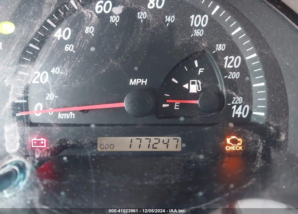 2003 TOYOTA CAMRY LE VIN: 4T1BE32KX3U240210