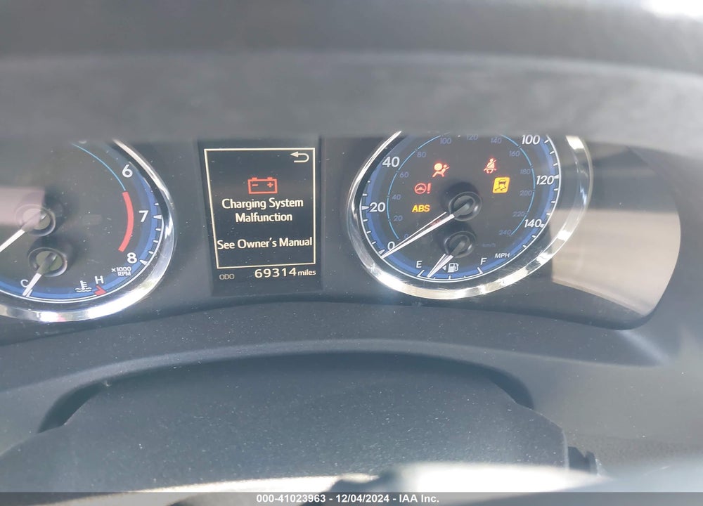 2018 TOYOTA COROLLA XSE VIN: 2T1BURHE0JC042595