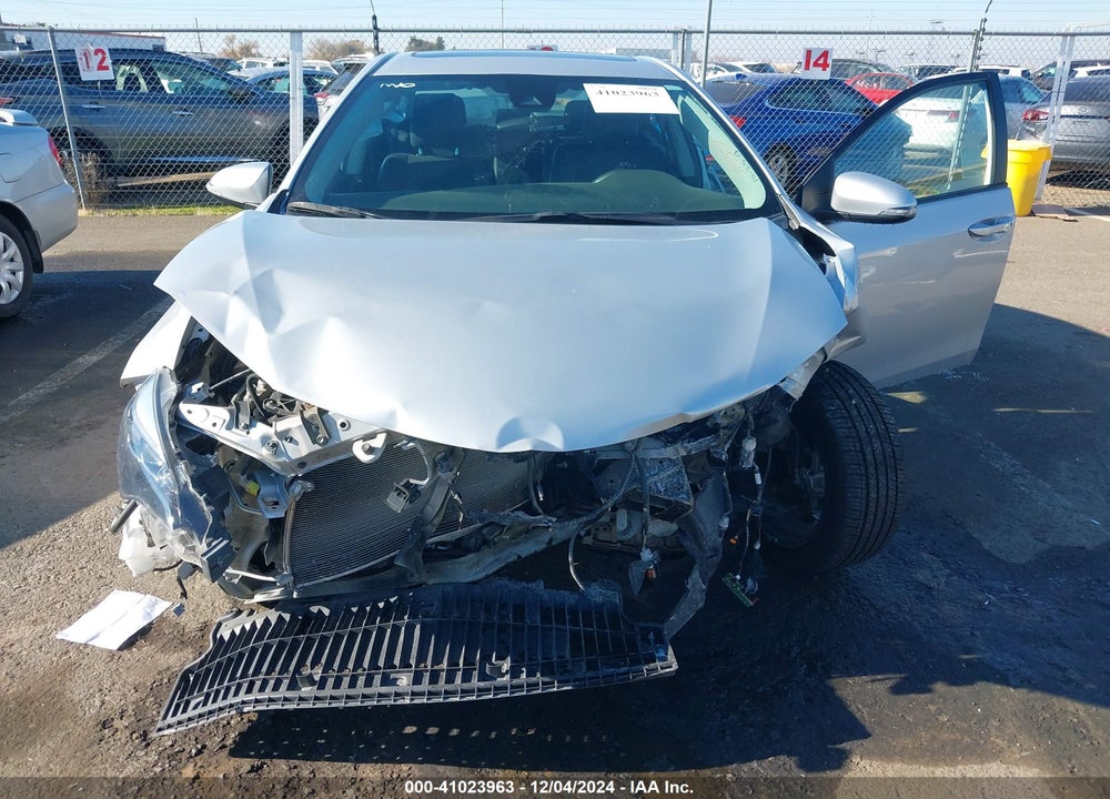 2018 TOYOTA COROLLA XSE VIN: 2T1BURHE0JC042595