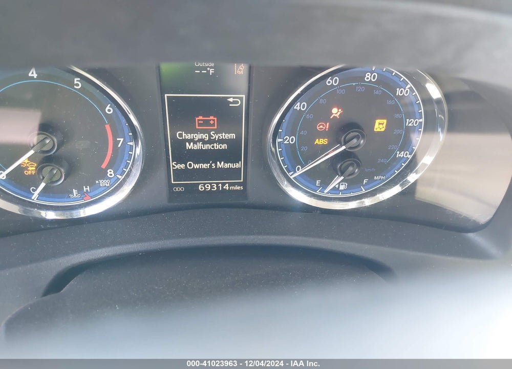 2018 TOYOTA COROLLA XSE VIN: 2T1BURHE0JC042595