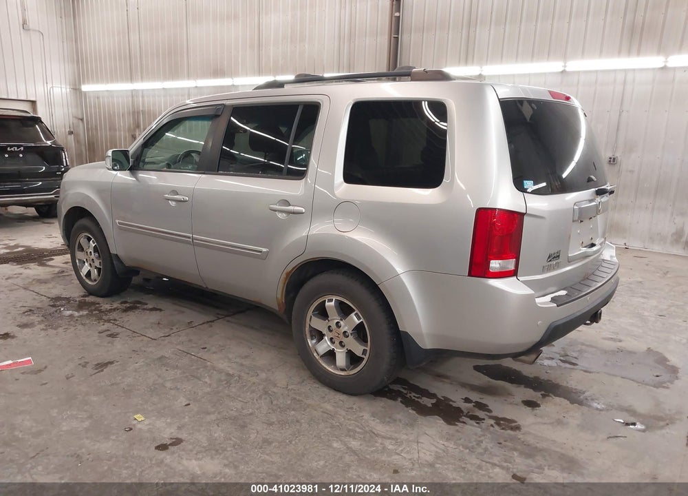 2010 HONDA PILOT TOURING VIN: 5FNYF4H83AB002864