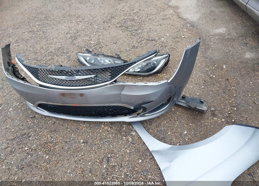 2019 CHRYSLER PACIFICA TOURING L VIN: 2C4RC1BG8KR583036