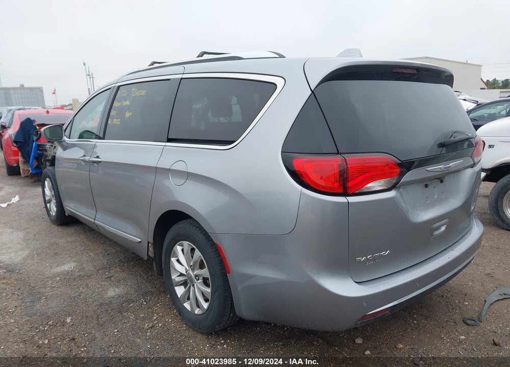 2019 CHRYSLER PACIFICA TOURING L VIN: 2C4RC1BG8KR583036