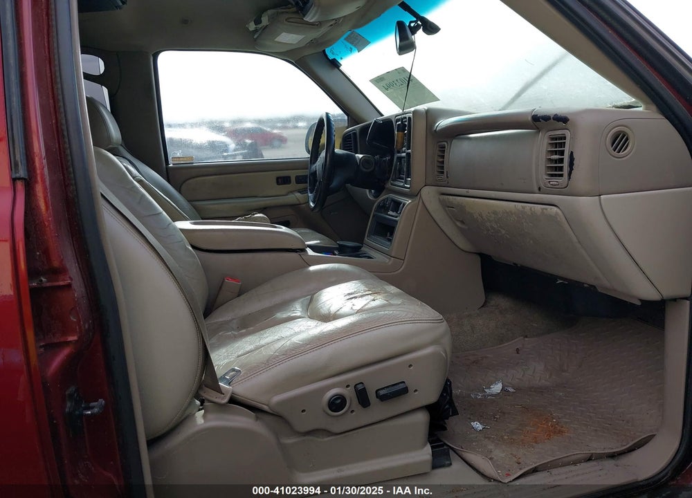 2003 CHEVROLET SUBURBAN 1500 LT VIN: 1GNEC16Z23J176501