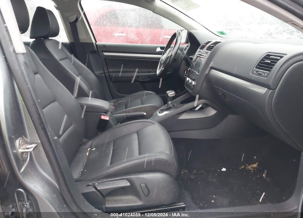 2010 VOLKSWAGEN JETTA LIMITED EDITION VIN: 3VWRZ7AJ6AM164880