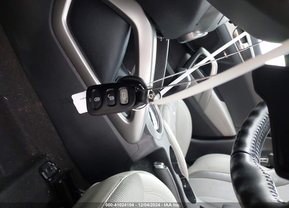 2013 HYUNDAI VELOSTER BASE W/GRAY VIN: KMHTC6ADXDU174676