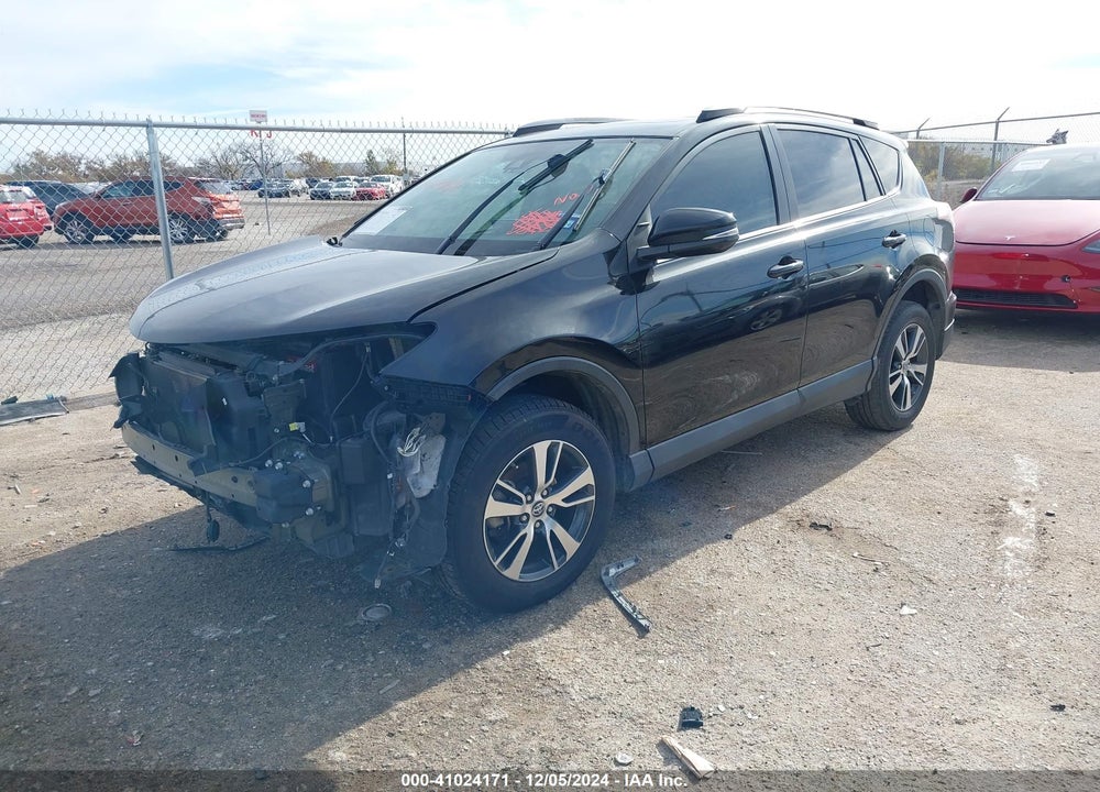 2018 TOYOTA RAV4 XLE VIN: 2T3WFREV8JW503788