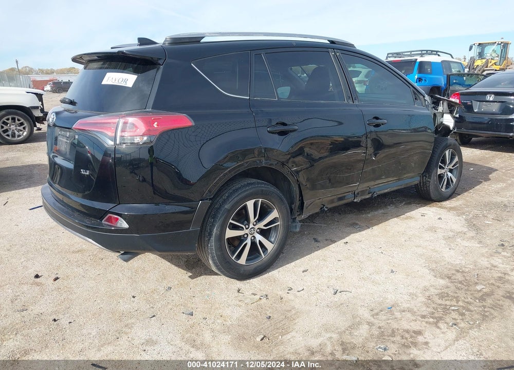 2018 TOYOTA RAV4 XLE VIN: 2T3WFREV8JW503788