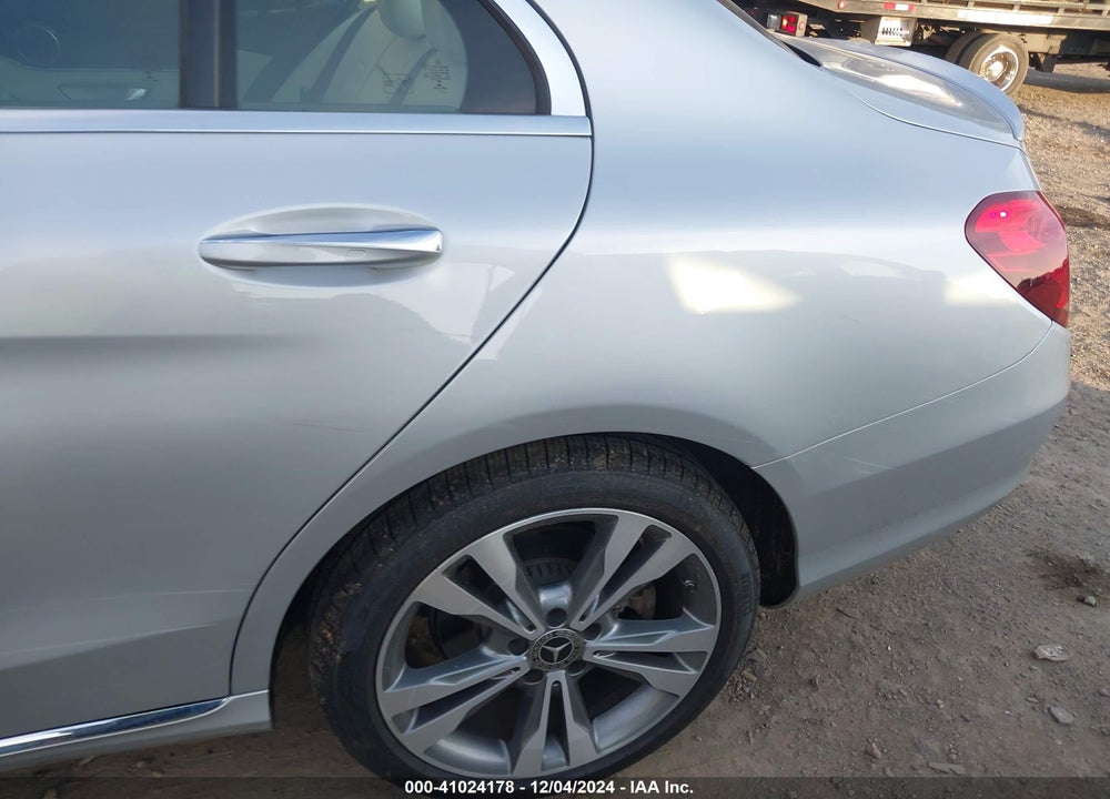 2018 MERCEDES-BENZ C 300 VIN: WDDWF4JB9JR385593