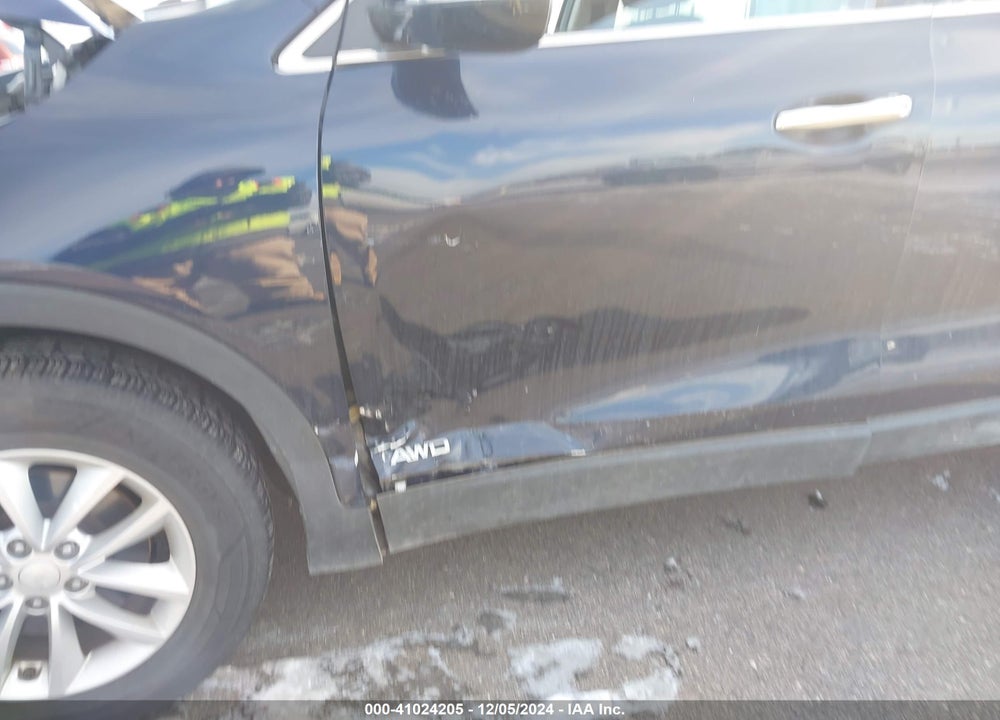 2018 KIA SORENTO 2.4L LX VIN: 5XYPGDA36JG358323