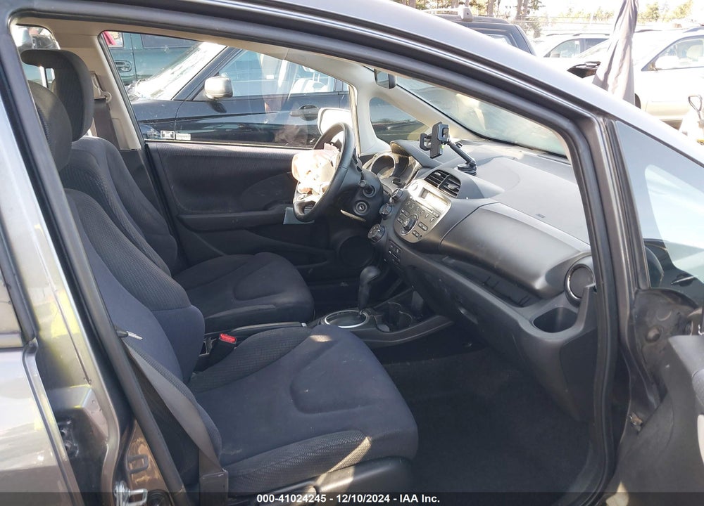 2012 HONDA FIT SPORT VIN: JHMGE8H52CC009198
