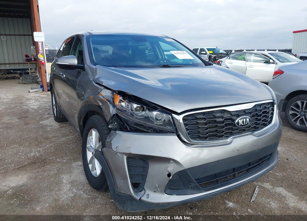 2019 KIA SORENTO 3.3L LX VIN: 5XYPGDA52KG488358
