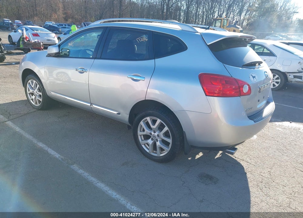 2013 NISSAN ROGUE SV W/SL PKG VIN: JN8AS5MV7DW636584