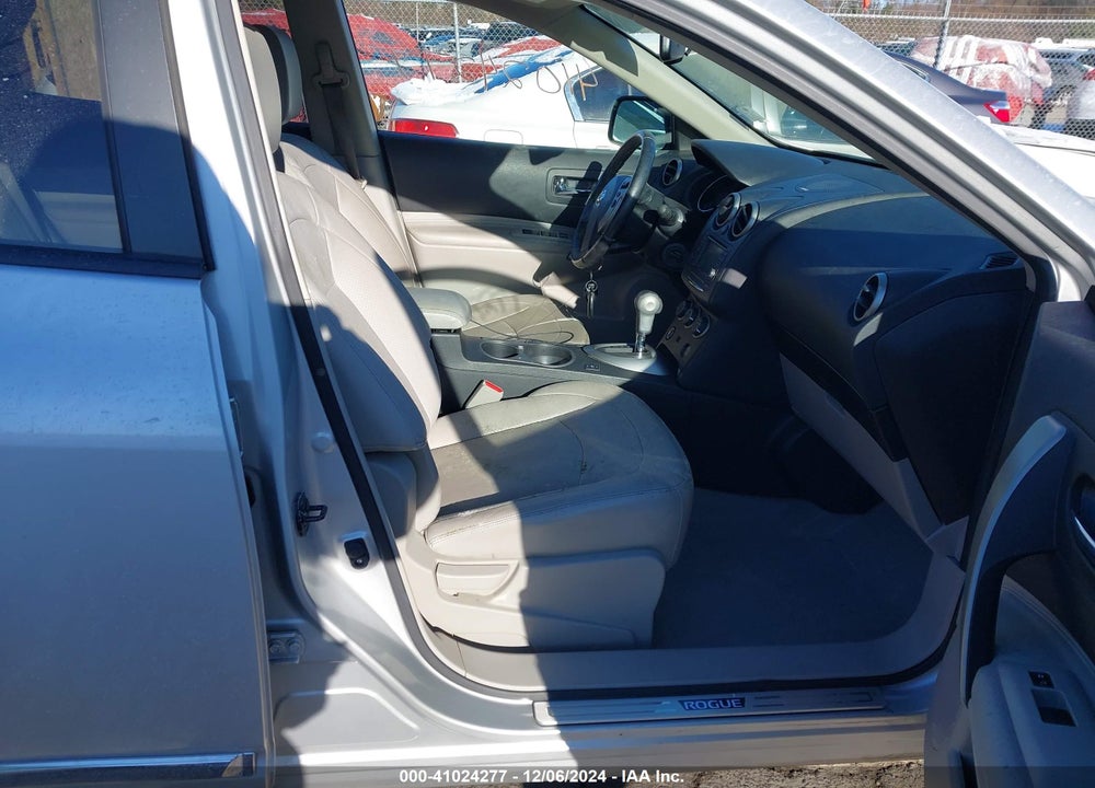 2013 NISSAN ROGUE SV W/SL PKG VIN: JN8AS5MV7DW636584