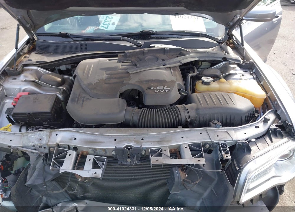 2015 CHRYSLER 300 LIMITED VIN: 2C3CCAAG3FH930201