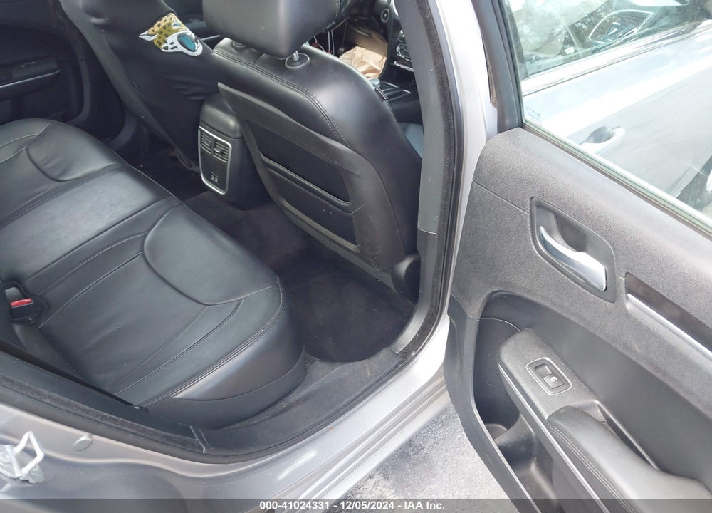 2015 CHRYSLER 300 LIMITED VIN: 2C3CCAAG3FH930201