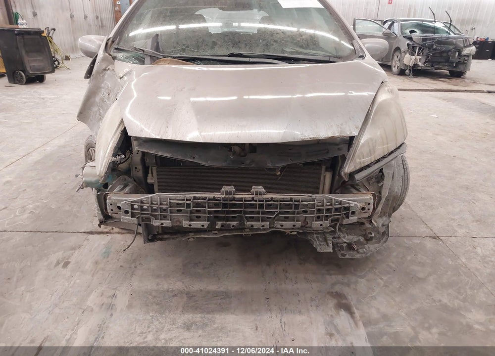 2010 HONDA FIT VIN: JHMGE8H43AS023931