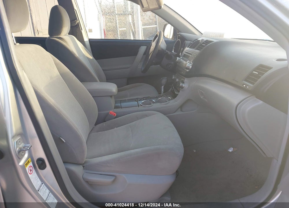 2010 TOYOTA HIGHLANDER BASE V6 VIN: 5TDBK3EHXAS023688