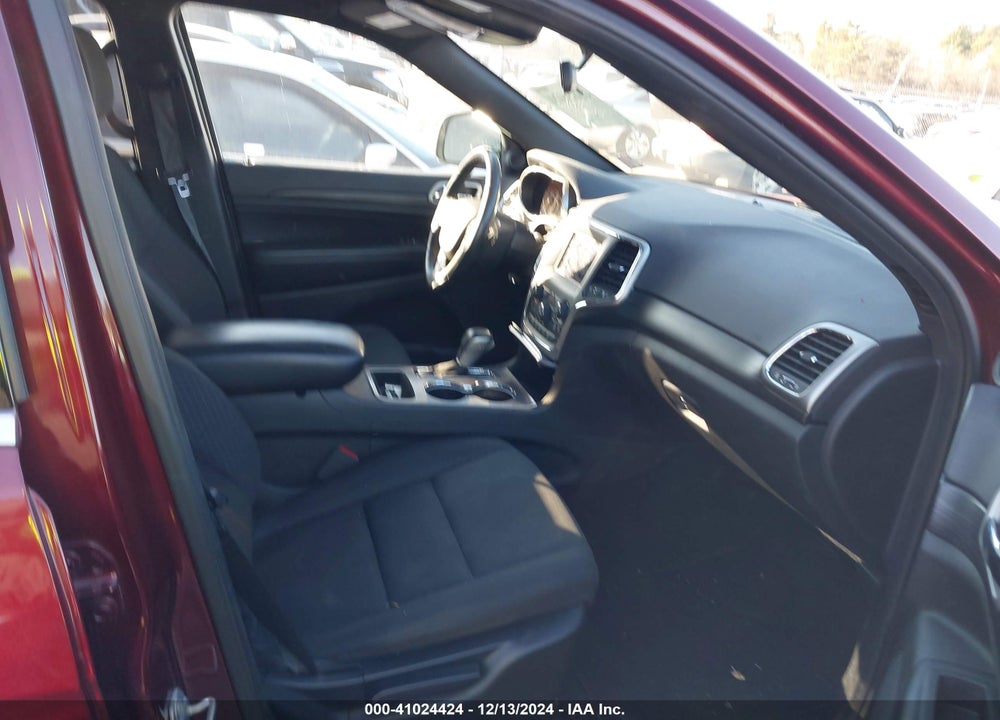 2019 JEEP GRAND CHEROKEE LAREDO E 4X4 VIN: 1C4RJFAG7KC761368