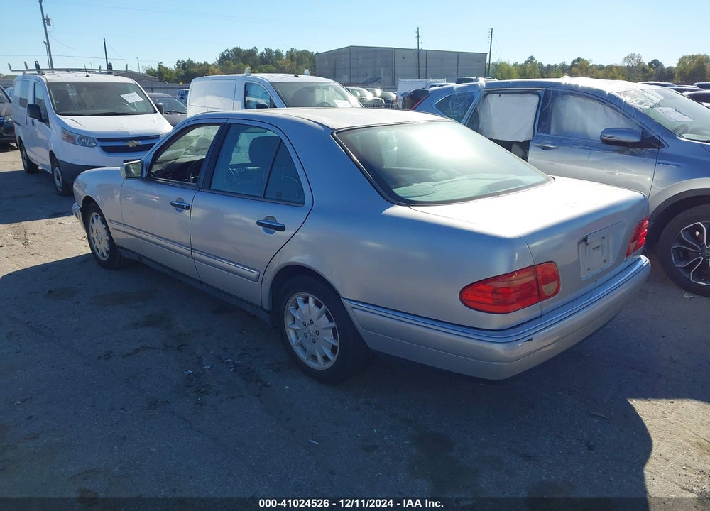 1999 MERCEDES-BENZ E 320 VIN: WDBJF65HXXA906907
