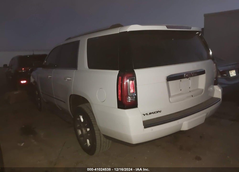 2018 GMC YUKON DENALI VIN: 1GKS1CKJ3JR221929