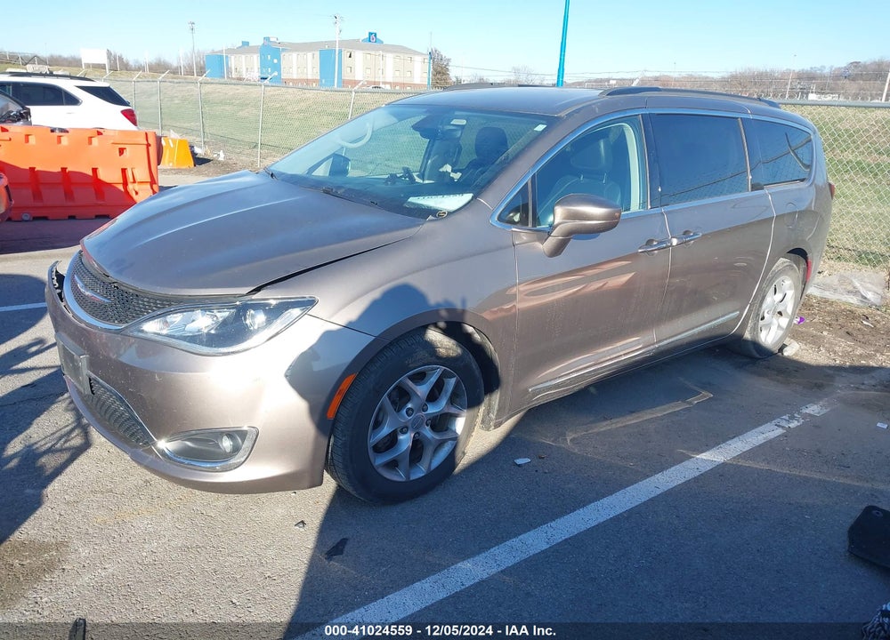 2017 CHRYSLER PACIFICA TOURING L VIN: 2C4RC1BG5HR794946